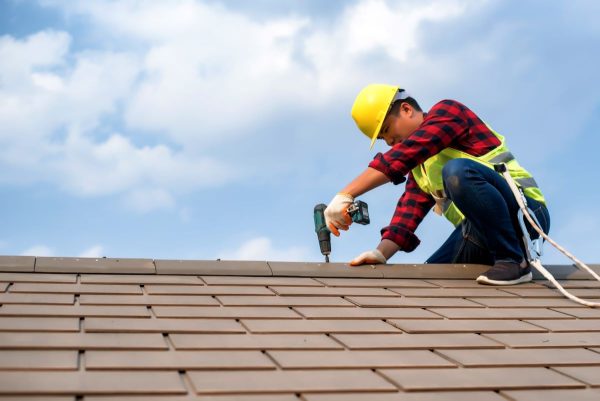 5 Reasons Not to Have a New Roof Installed Over an Old Roof
