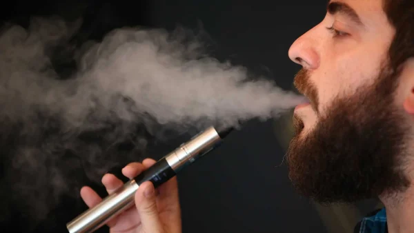 Unveiling the Advantages of Refillable Vaping Devices