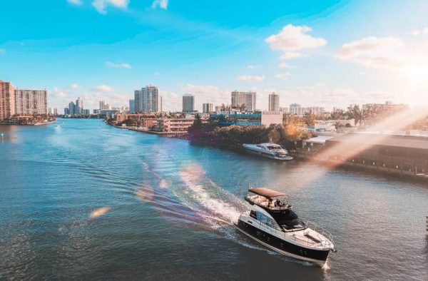 Coastal Chic: Miami Yacht Rental Getaway